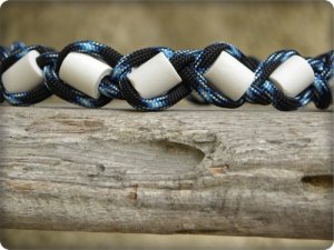 EM chain black and blue